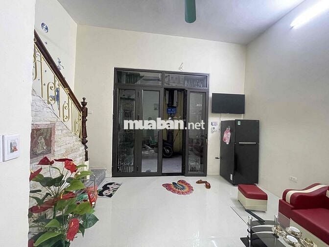 Bán nhà mặt ngõ lô góc 3 tầng phố Thuỵ Khuê