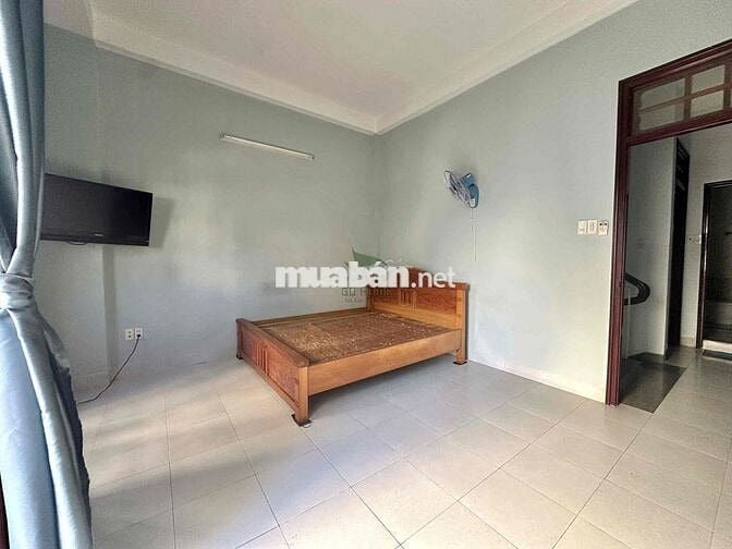 CHO THUÊ NHÀ Ở KINH DOANH 4 PHÒNG NGỦ HẺM TRUNG TÂM THÀNH PHỐ