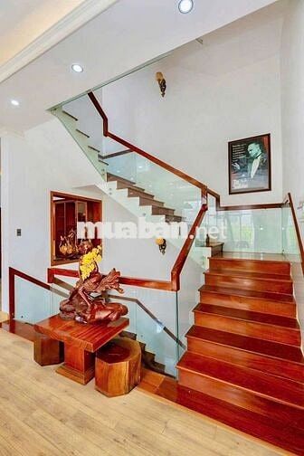 Cho thuê villa hồ bơi 4PN full nội thất cho ở hoặc kinh doanh gần biển