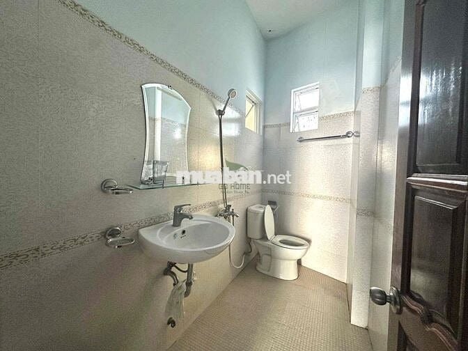 CHO THUÊ NHÀ Ở KINH DOANH 4 PHÒNG NGỦ HẺM TRUNG TÂM THÀNH PHỐ