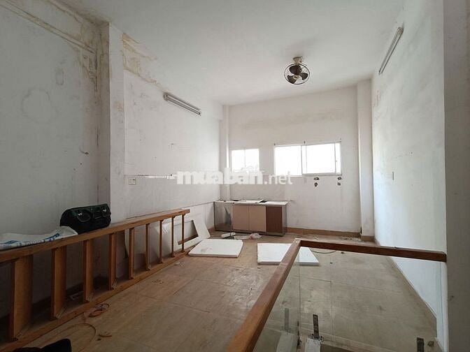 🏤MẶT BẰNG CHO THUÊ GÓC MẶT TIỀN – TRUNG TÂM QUẬN 5