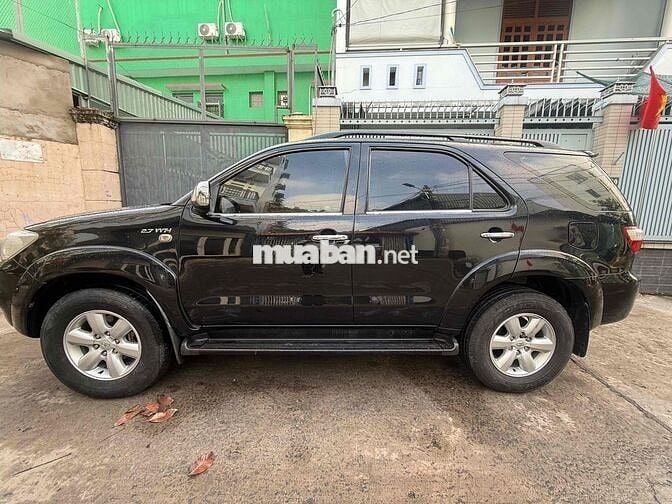 Toyota Fortuner 2009 tự động