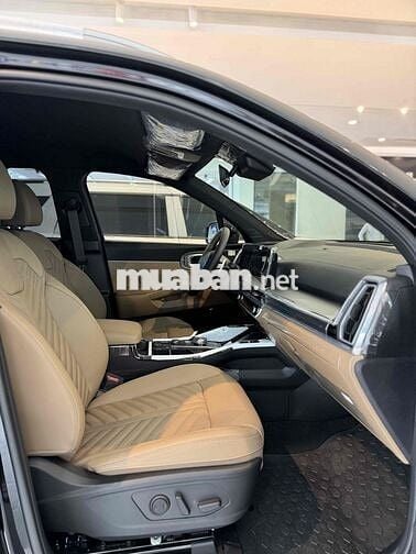 Kia Sorento 2025 sẵn xe giao ưu đãi tiền mặt