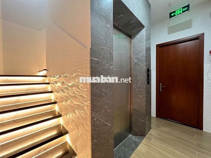 phòng full nội thất cửa sổ thoáng mát