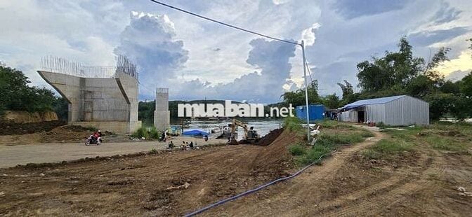 Bán nhà vườn đẹp giá rẻ khu thủy điện Trị An - Đồng Nai - ngay chợ