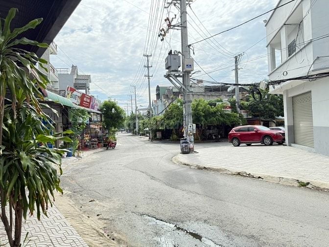 BÁN NHÀ HẺM XE TẢI 12M ĐƯỜNG VÕ THỊ SÁU, DĨ AN, BÌNH DƯƠNG. 105m2, 6.2