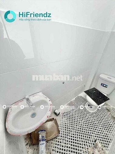 CHO THUÊ PHÒNG BAN CÔNG THOÁNG MÁT SẴN MÁY LẠNH MỚI KENG CHO ANH CHỊ
