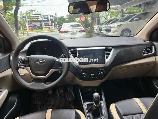 Hyundai Accent 2024 1.5 MT - 45000 km