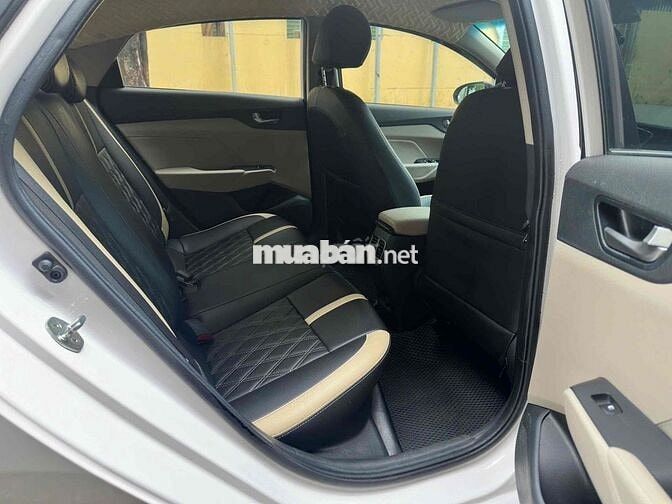 Hyundai Accent 2024 1.5 MT - 45000 km