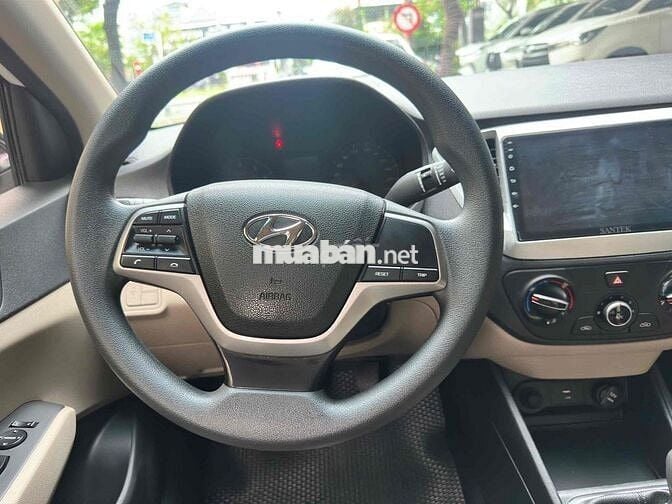 Hyundai Accent 2024 1.5 MT - 45000 km