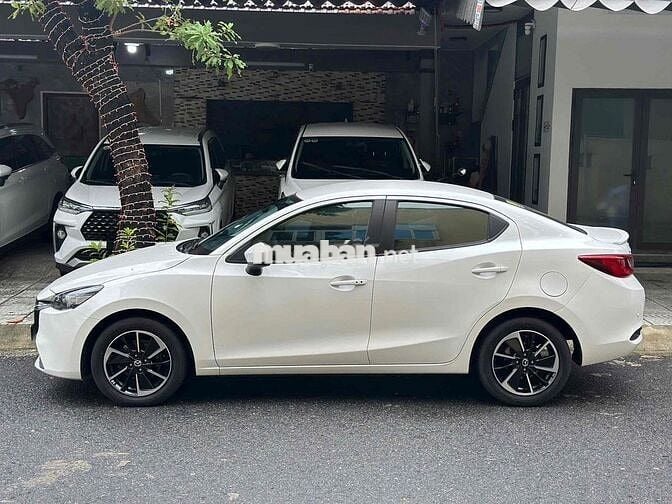 Mazda 2 2024 Luxury - 9000 km