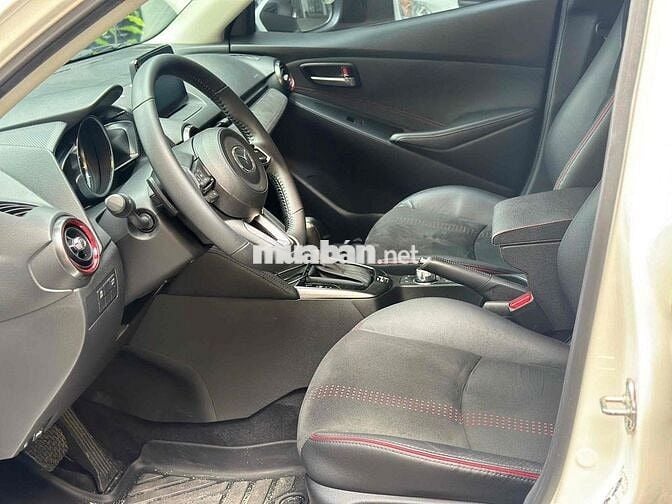 Mazda 2 2024 Luxury - 9000 km