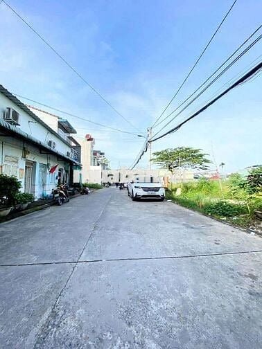 1% hh ace nhận đủ. 2 lô Đất đẹp, vuông  đường 8m, xe tải lớn tới nơi