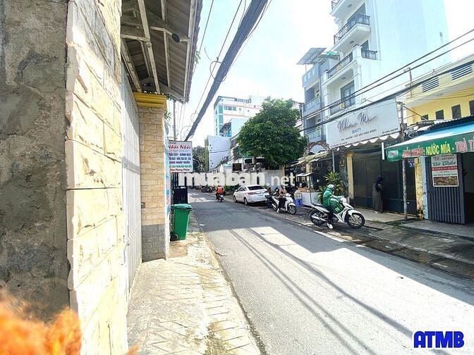 MB SÂN RỘNG GẦN CHỢ THỐNG NHẤT