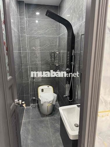 nhà chính chủ, mới xây dọn vào ở liền