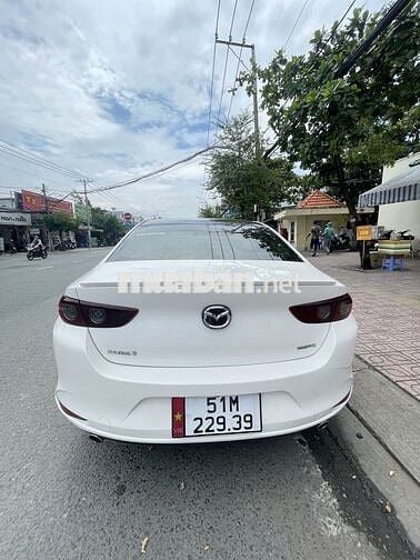 Bán Xe 1 chính chủ từ đầu mazda3 đời 2020 trắng