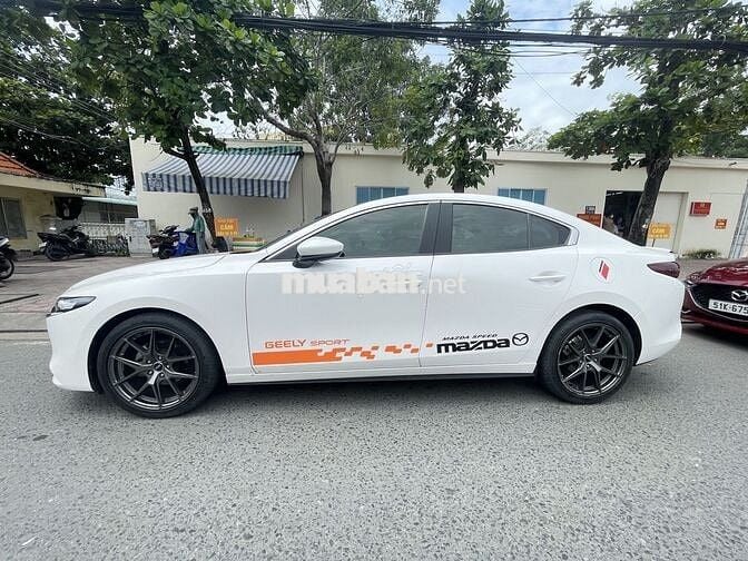 Bán Xe 1 chính chủ từ đầu mazda3 đời 2020 trắng