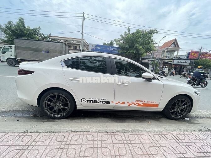 Bán Xe 1 chính chủ từ đầu mazda3 đời 2020 trắng