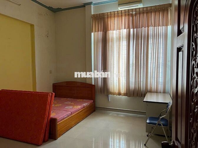 Nhà biệt thự 1 trệt 1 lầu đầy đủ nội thất, có sân rộng có 5 phòng ngủ