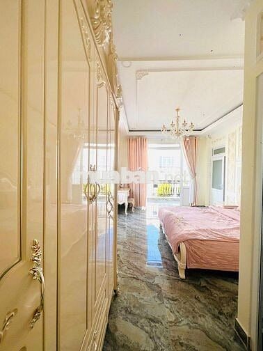 1 căn Villa sang trọng, hiếm hoi toạ lạc đường Hùng Vương,P.09, Đà Lạt