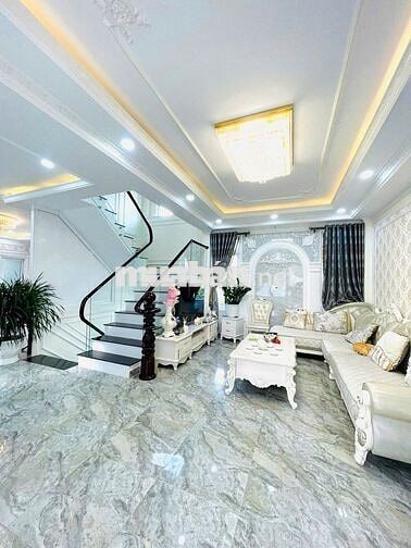 1 căn Villa sang trọng, hiếm hoi toạ lạc đường Hùng Vương,P.09, Đà Lạt