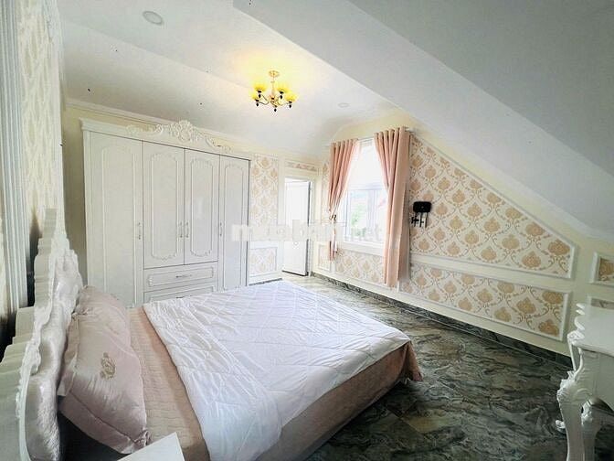 1 căn Villa sang trọng, hiếm hoi toạ lạc đường Hùng Vương,P.09, Đà Lạt