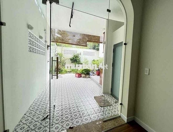 🏠 NHÀ NGANG HIẾM 8m- 1 TRỆT 2 LẦU + SÂN THƯỢNG – HOÀNG DIỆU 2, P. LINH