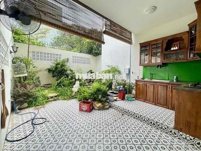 🏠 NHÀ NGANG HIẾM 8m- 1 TRỆT 2 LẦU + SÂN THƯỢNG – HOÀNG DIỆU 2, P. LINH