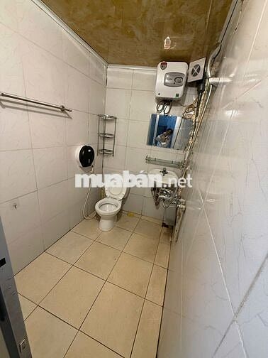 Cho thuê căn nhà cấp 4, dt 50m2 + xép tại ngõ 167 phố Dương Quảng Hàm