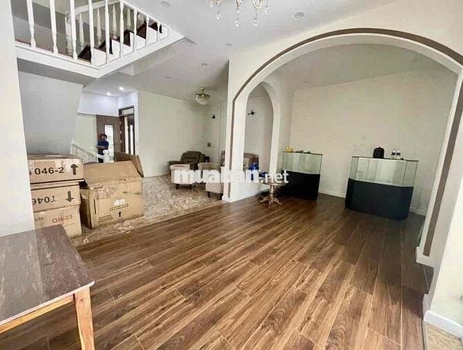 🏠 NHÀ NGANG HIẾM 8m- 1 TRỆT 2 LẦU + SÂN THƯỢNG – HOÀNG DIỆU 2, P. LINH