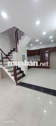 Nhà 4m x 9m, đúc 2 lầu , 4pn,, 3wc , 4 máy lạnh