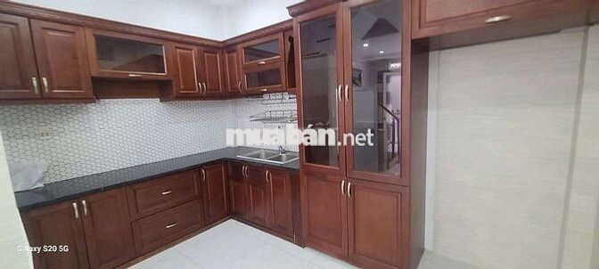 Nhà 4m x 9m, đúc 2 lầu , 4pn,, 3wc , 4 máy lạnh