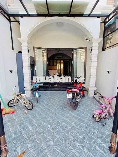 Giang Biên - Nguyên Căn 91 m2× 4 tầng -Full Đồ- 14Tr