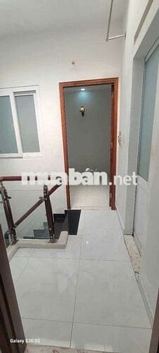 Nhà 4m x 9m, đúc 2 lầu , 4pn,, 3wc , 4 máy lạnh