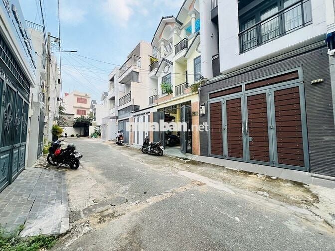 BÁN NHÀ 3 TẦNG HẺM Ô TÔ TRUNG TRƯỜNG THỌ NGAY CHỢ THỦ ĐỨC NHỈNH 8 TỶ!!