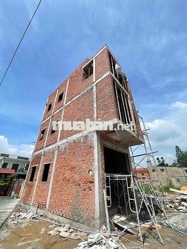 BÁN NHÀ 2 LẦU SIÊU ĐẸP – BỜ KÈ BỬU LONG 🏡 ✨ Giá chỉ 3 tỷ 600 triệu, sổ