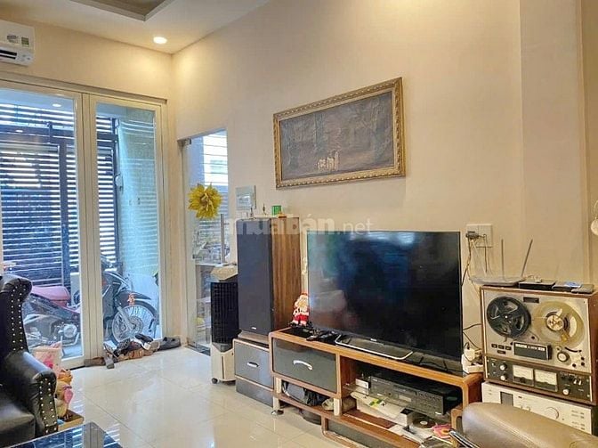 NHÀ HẺM 3M số 37/14 CÁCH ĐƯỜNG TRẦN VĂN KHÁNH Q7 (15m)