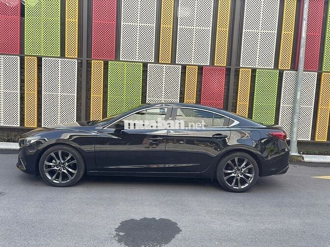 Mazda 6 2017 2.0L Premium Đen Siêu Cọp - 19000 km