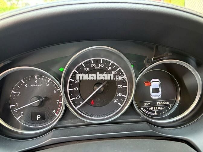 Mazda 6 2017 2.0L Premium Đen Siêu Cọp - 19000 km