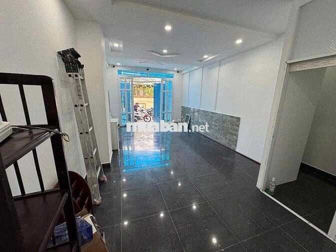 NHÀ MỚI ĐẸP - XE HƠI VÀO NHÀ - 5PN KẾT CẤU HIỆN ĐẠI - TRỐNG SẴN