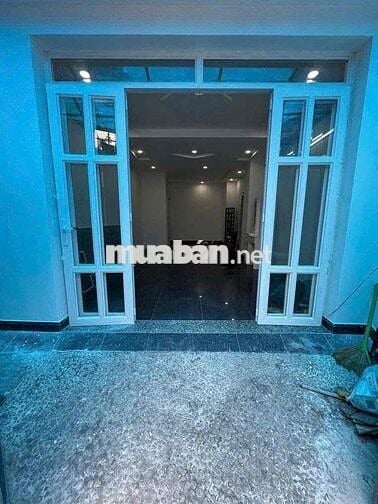 NHÀ MỚI ĐẸP - XE HƠI VÀO NHÀ - 5PN KẾT CẤU HIỆN ĐẠI - TRỐNG SẴN