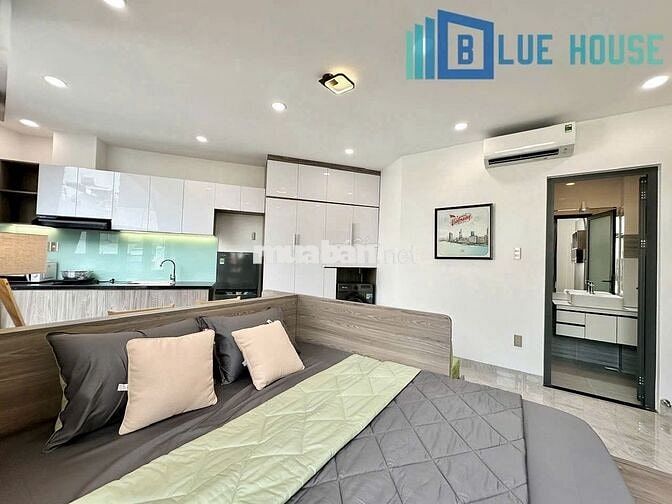 Cho thuê phòng 40m2 Full NT Ban công thoáng Bùi Đình Túy gần Hàng Xanh