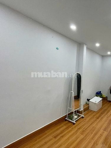 Cho thuê căn hộ tập thể thanh Xuân Bắc tầng2 gần ngã tư Khuất Duy Tiến