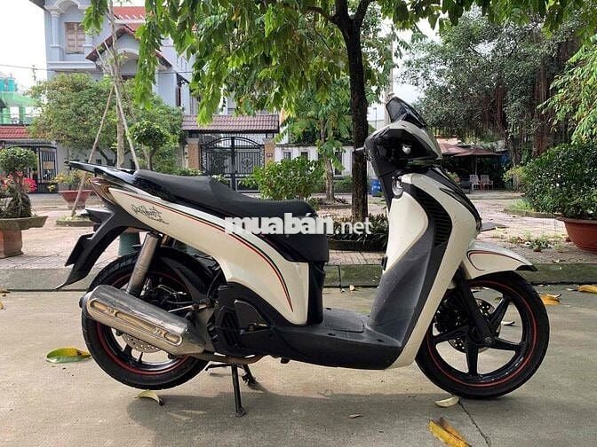 🌈Xe honda SH 2012 trắng  đen  mới len ken  90 %