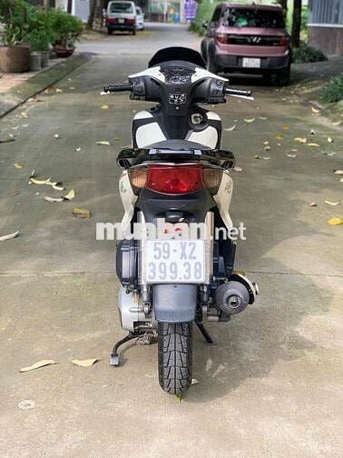 🌈Xe honda SH 2012 trắng  đen  mới len ken  90 %