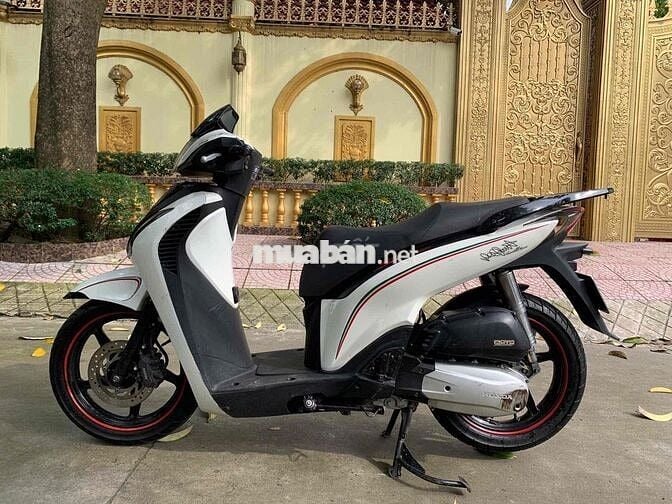 🌈Xe honda SH 2012 trắng  đen  mới len ken  90 %