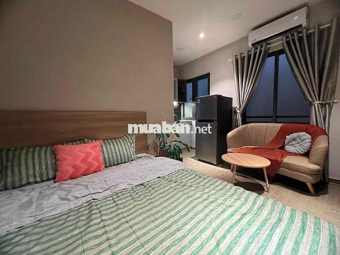 KHAI TRƯƠNG PHÒNG FULL NỘI THẤT BAN CÔNG LỚN Ở BÌNH THẠNH GIÁP Q1-Q3