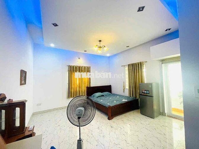 Phòng trọ GV 30m2 cửa sổ hướng ra công viên, full nội thất