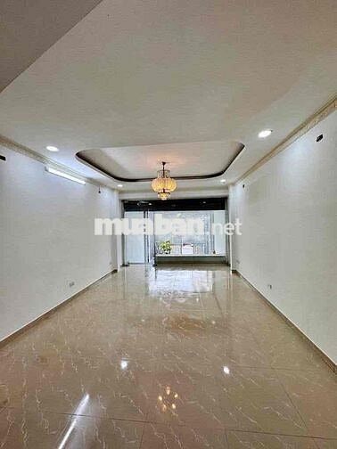 NHÀ 4 PHÒNG MẶT TIỀN KINH DOANH ĐƯỜNG CHỢ LỚN