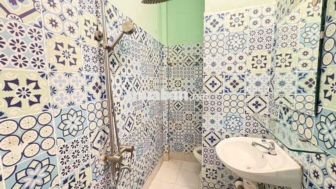 CHO THUÊ PHÒNG HẠT DẺ CÓ GÁC CHO 1-2NGƯỜI NGAY TRẦN HƯNG ĐẠO CHỈ 3.9Tr